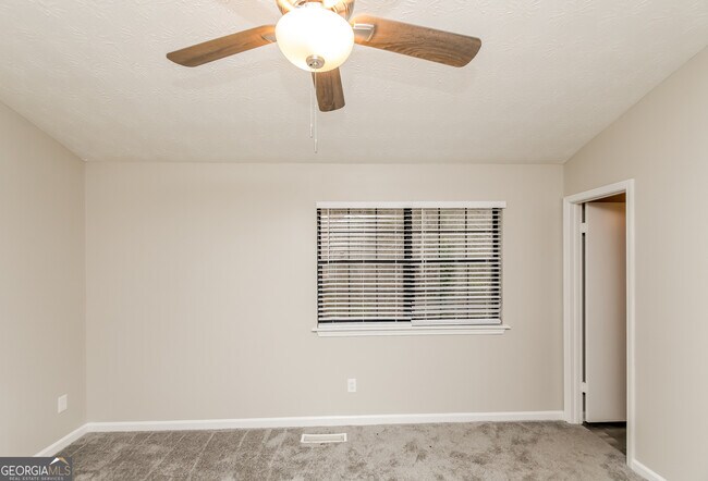 Building Photo - 1062 Buckboard Ct