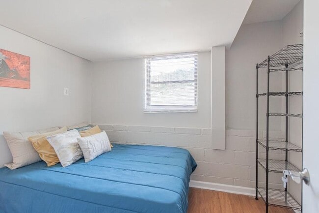 Building Photo - 2628 Candler Woods Dr
