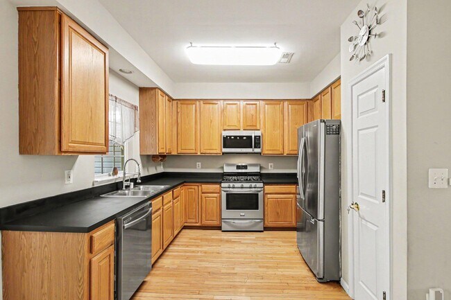Building Photo - 3395 Bountiful Ln