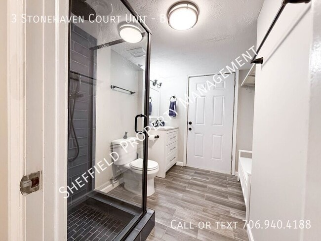 Building Photo - 3 Stonehaven Ct