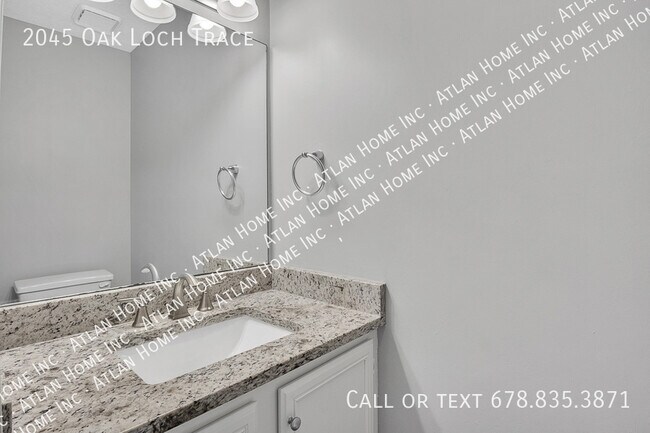 Building Photo - 2045 Oak Loch Trace