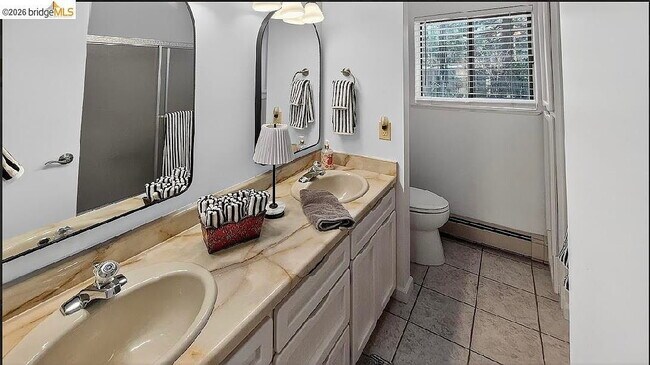 Building Photo - Single Family Home For Rent