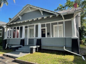 Building Photo - Large Downtown 3BR/2BA House For Rent Walking Distance to Daffin Park