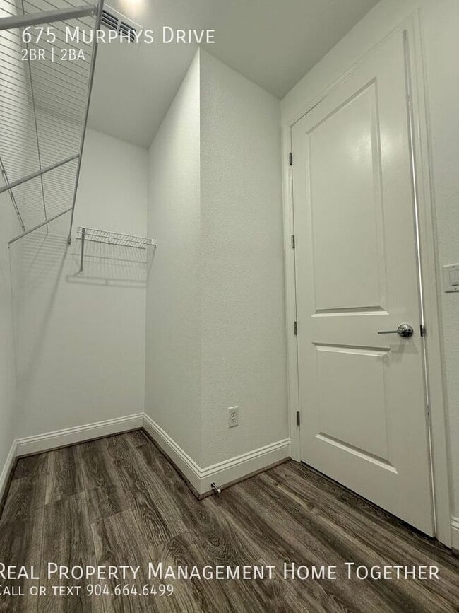 Building Photo - 675 Murphys Dr