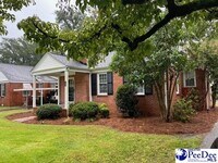 Building Photo - 1008 W Cedar St