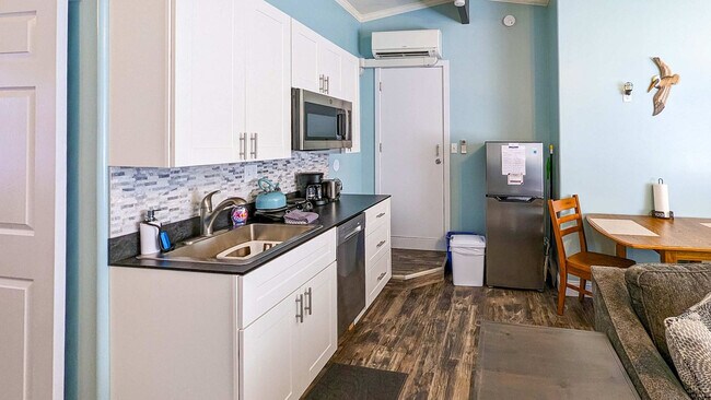 Building Photo - 918 S G St