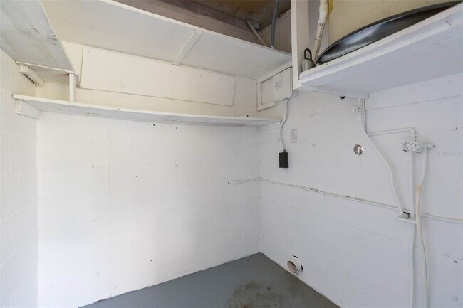 Building Photo - 7113 Parison Dr