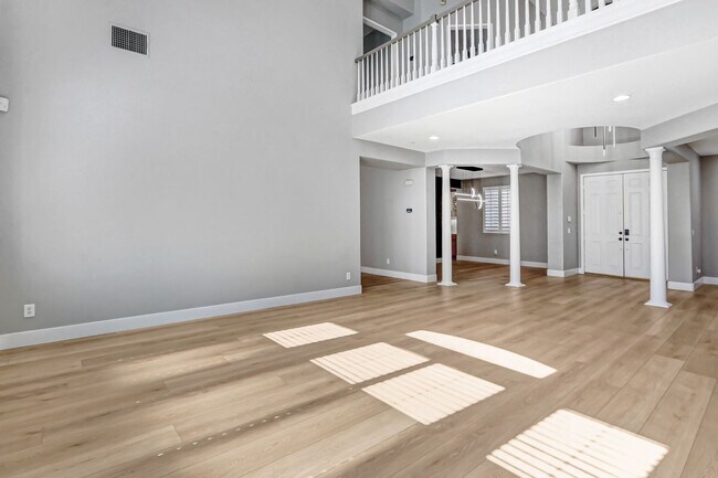 Building Photo - 4386 Bayhill Ln