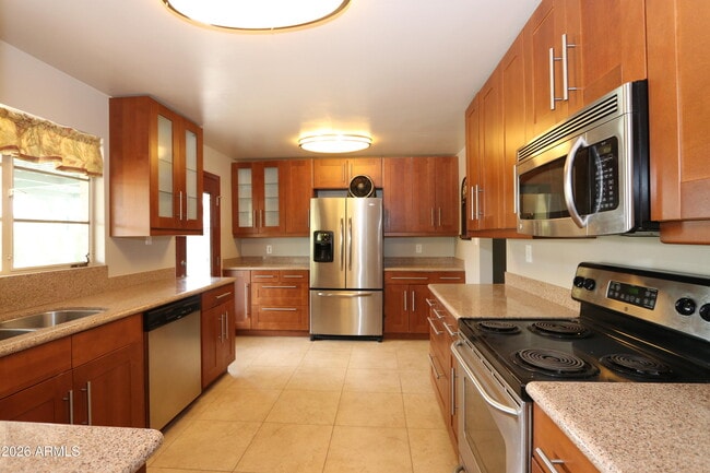 Building Photo - 3809 E Coolidge St