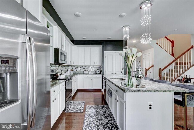 Building Photo - 3550 Briarwood Dr