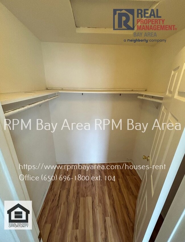 Building Photo - Bright and Airy 2BD 2.5 BTH Townhouse in Daly City