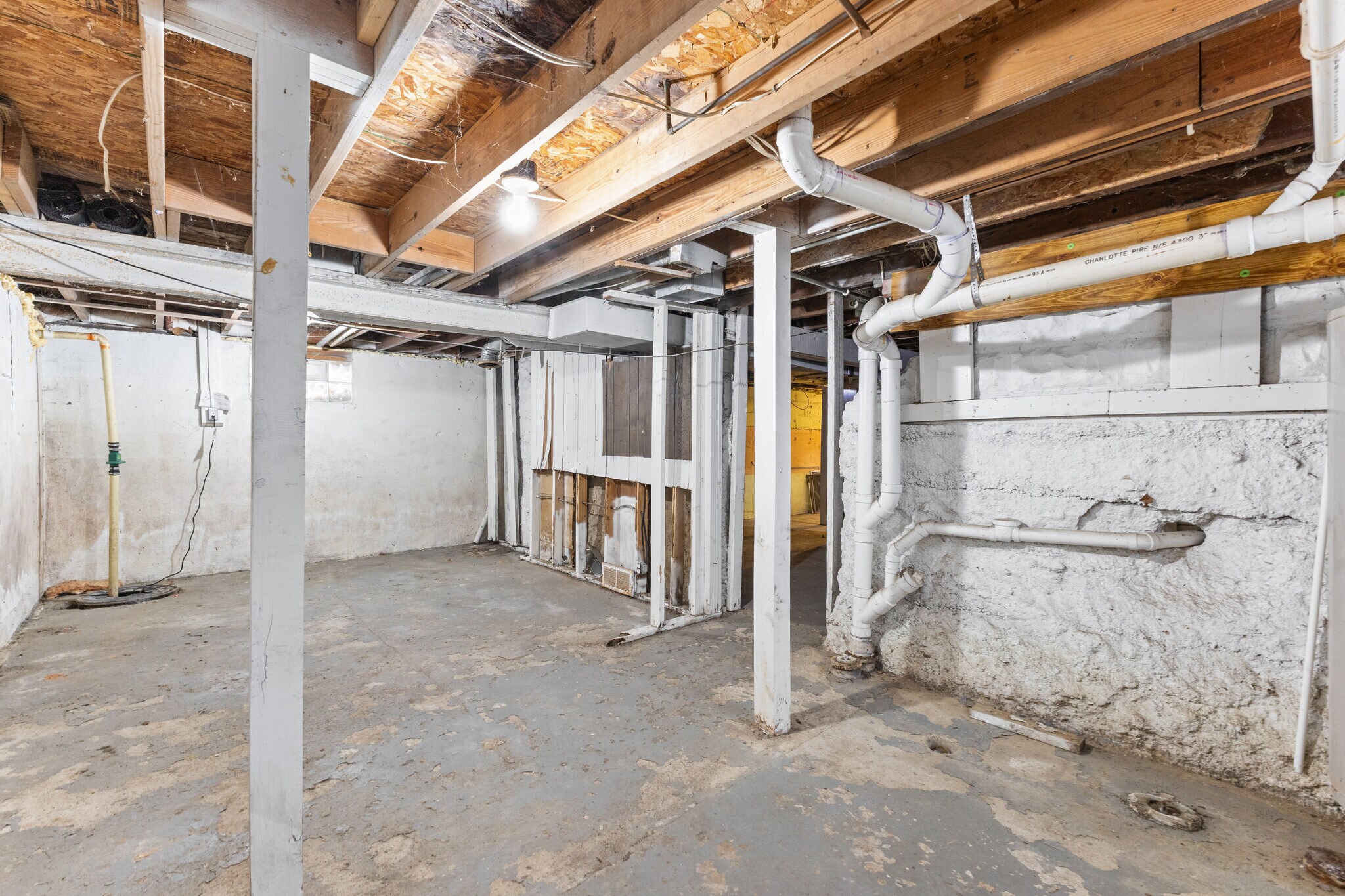 Building Photo - 922 Dakin St