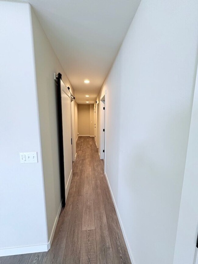 Building Photo - Stunning 3-Bedroom, 2-Bath Home with Lake Views!