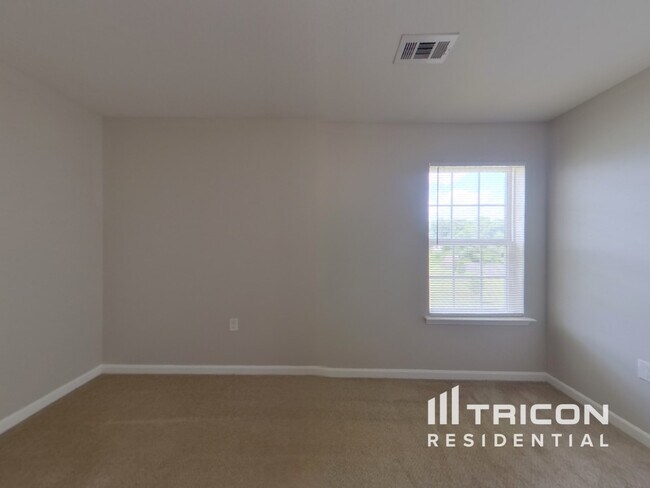 Building Photo - 5504 Graypark Dr