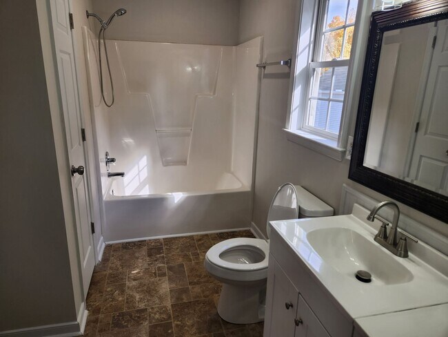 Building Photo - 4 Bed 2.5 Bath- Midlothian-Ashbrook Subdiv...