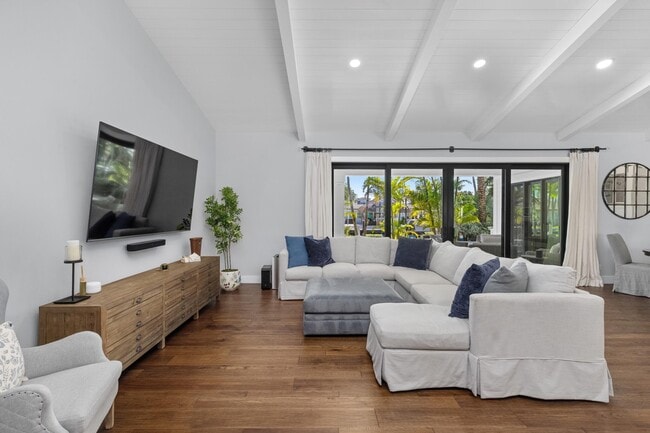 Building Photo - 940 Greenbriar Dr