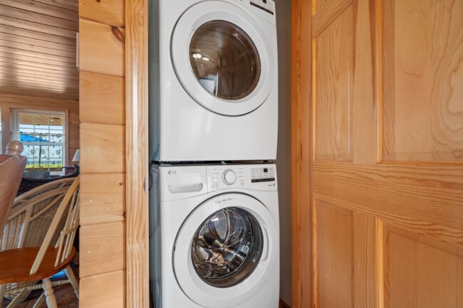 Building Photo - 2 Traynor St