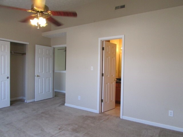 Building Photo - 6658 Largo Ln