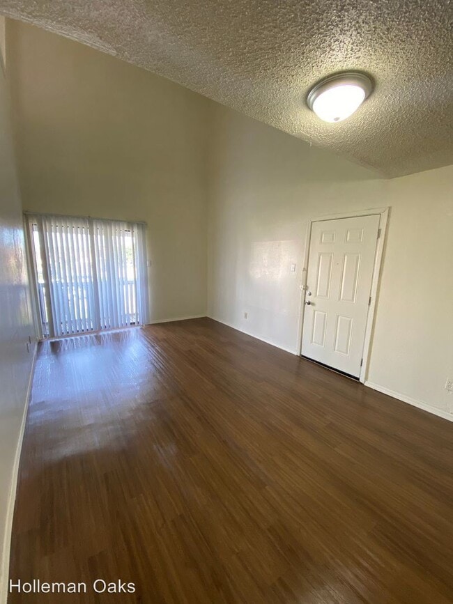 Building Photo - 1501 Holleman Dr