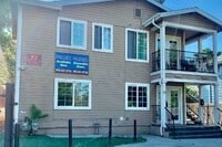 Building Photo - 2554 Eastlake Ave