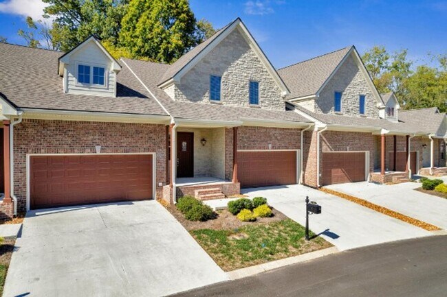 Building Photo - FOR LEASE - NEW BUILD TOWNHOME LOCATED IN ...