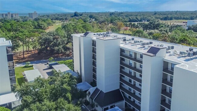 Building Photo - 2900 Cove Cay Dr