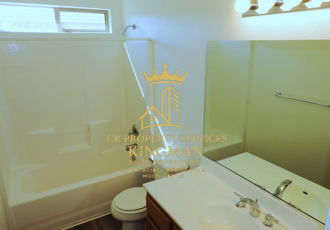 Building Photo - Beautiful 3 bed 2 bath Split Floor plan home - Near KRMC Hualapai Mountain Campus