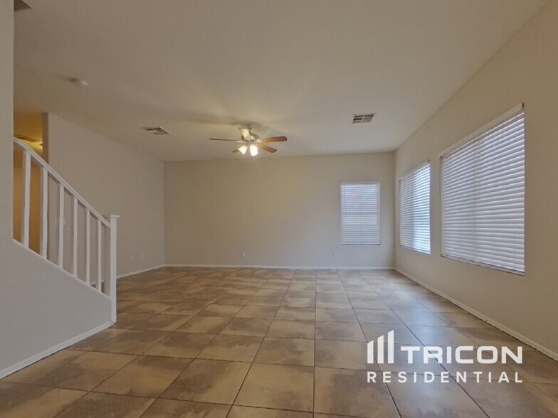 Building Photo - 8423 W Hamster Ln