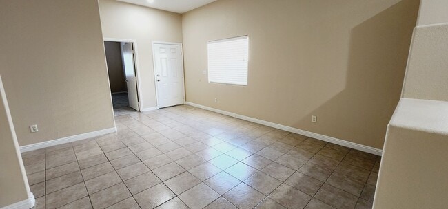 Building Photo - HAVE YOU SEEN THIS???