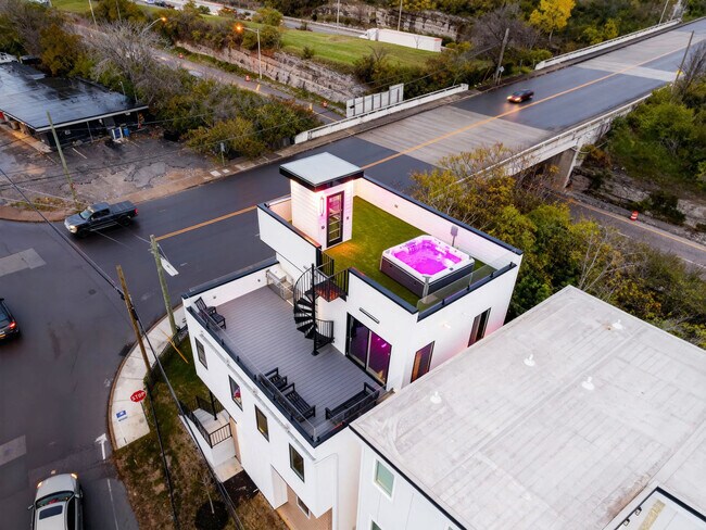 Building Photo - 48 Fern Ave