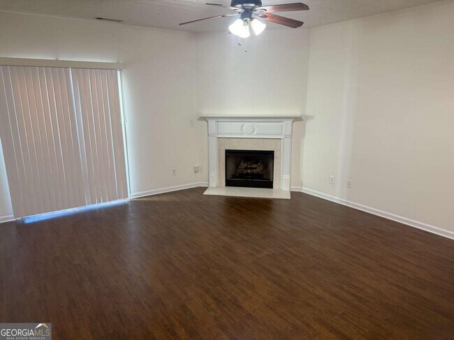 Building Photo - 2729 Heathrow Dr