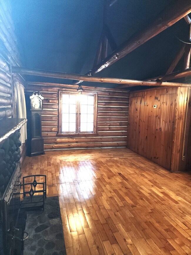 Building Photo - 3886 N West River Rd