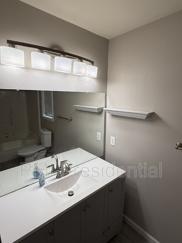 Building Photo - 1218 Ryanwood Ct