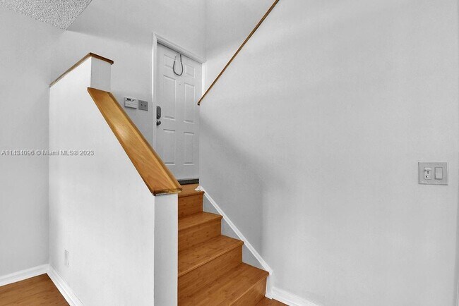 Building Photo - 6650 Via Regina