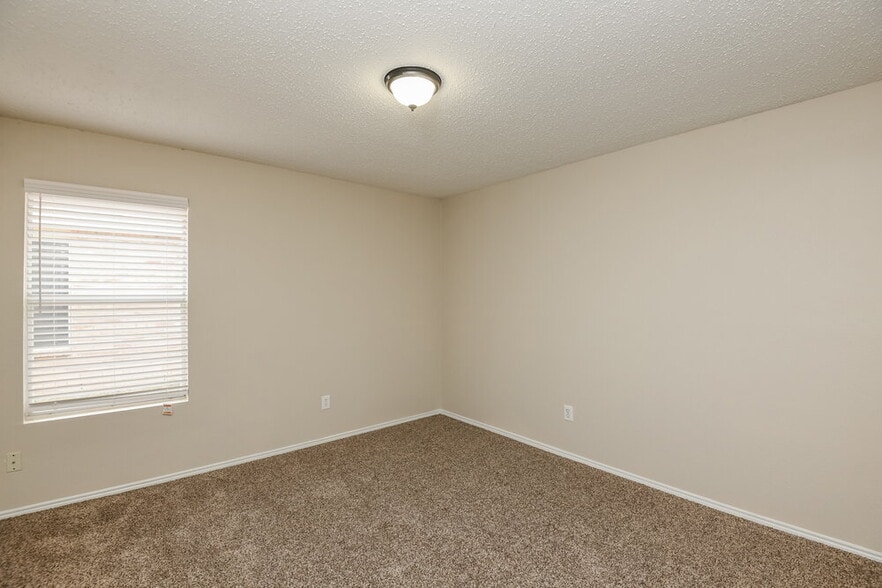 Building Photo - 5312 Newcastle Ln