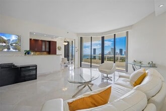 Building Photo - 20191 E Country Club Dr
