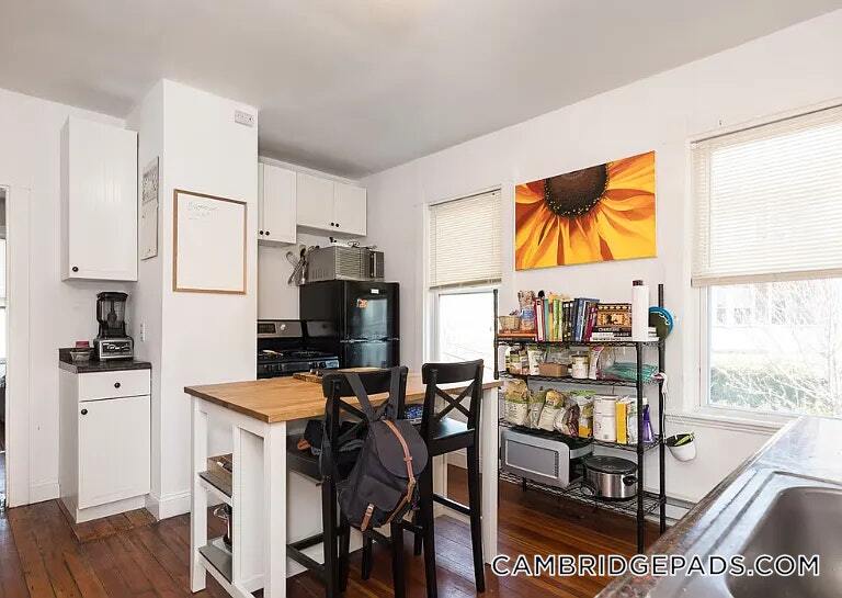 Building Photo - 2 Hampshire Ct