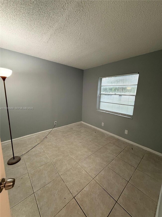 Building Photo - 11580 NW 43rd Ct