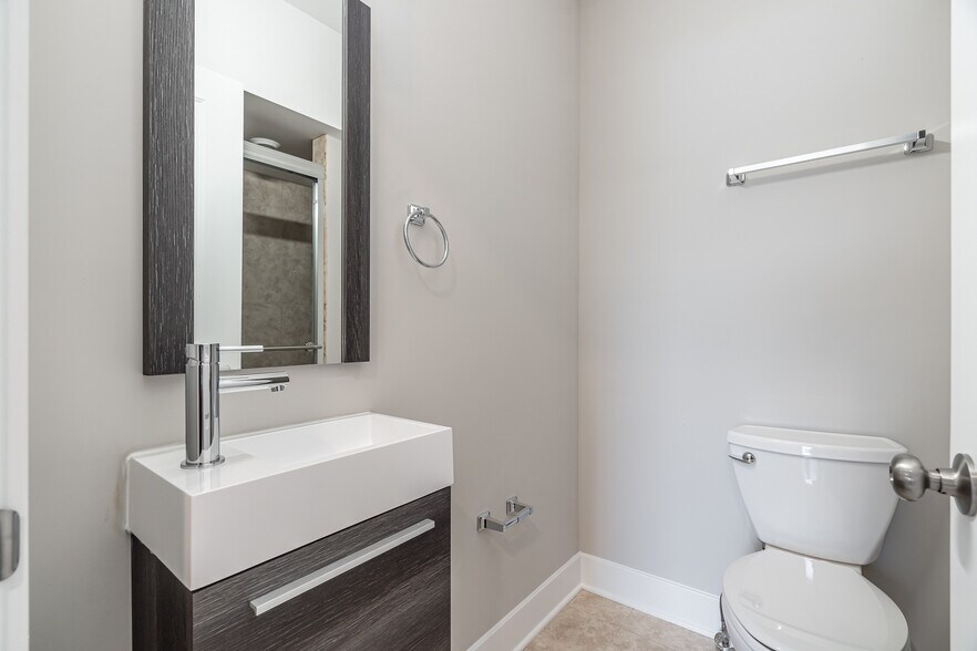 Building Photo - 421 N 39th St