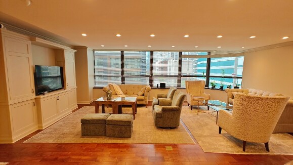 Building Photo - 400 E Ohio St