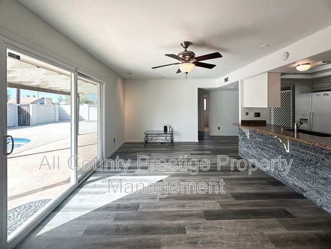 Building Photo - 3459 W Dailey St