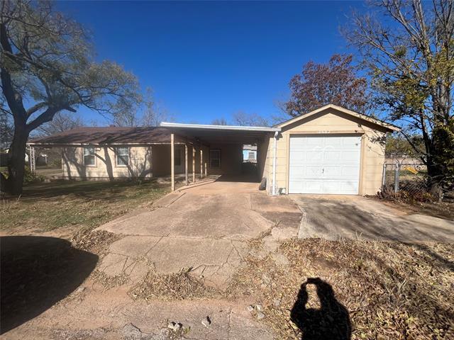 Building Photo - 2642 S 16th St