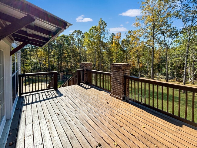 Building Photo - 317 Hunter Rd