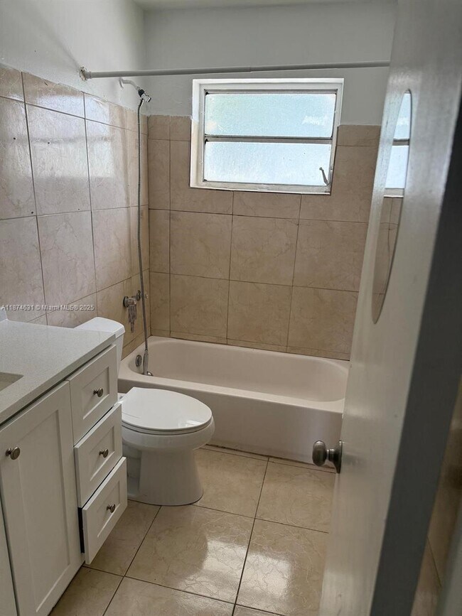 Building Photo - 1710 SW 97th Terrace