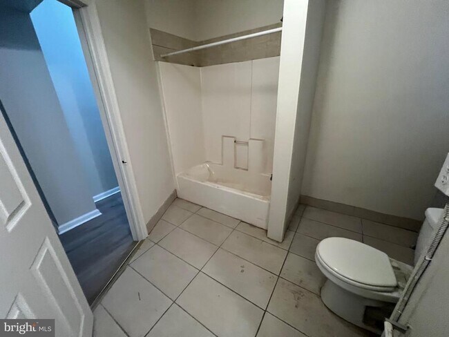 Building Photo - 1709 W Montgomery Ave