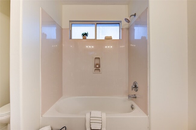 Building Photo - 9926 Myrtle Field Ln