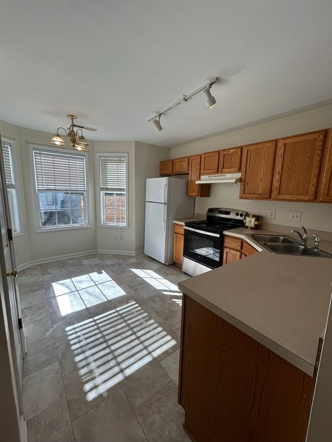 Building Photo - APPLICATION RECEIVED! Beautiful Must See 3 Bedroom with Deck and Garage, minutes from Duke!