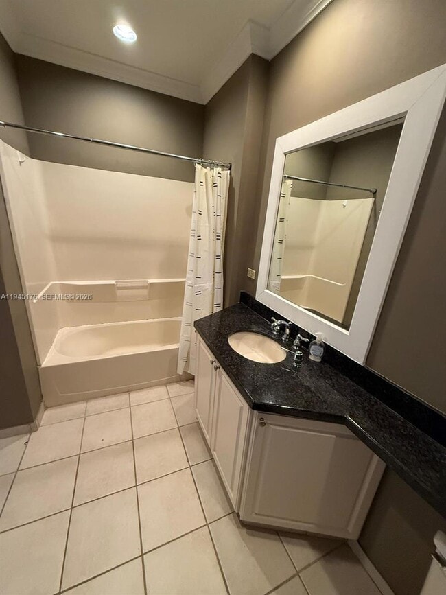 Building Photo - 6598 W Sample Rd