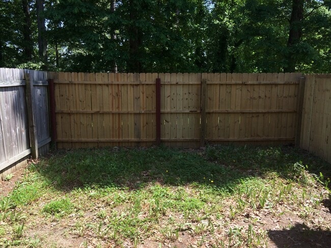 Building Photo - 365 Deputy Ln