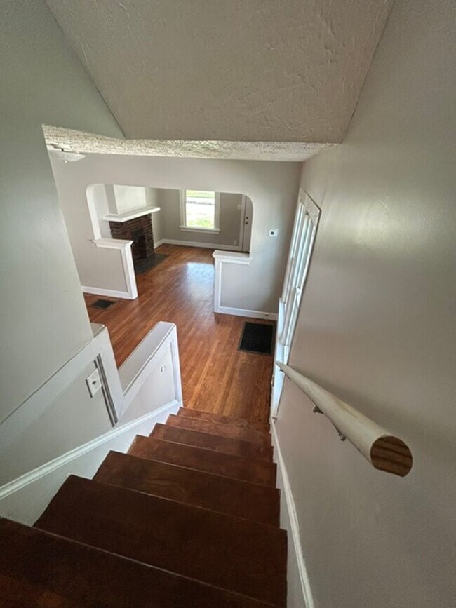 Building Photo - 1682-1684 Hearthstone Dr.